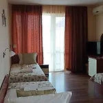 Hotel семеен детелини 2*