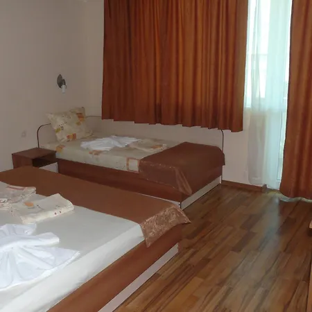 Otel семеен детелини