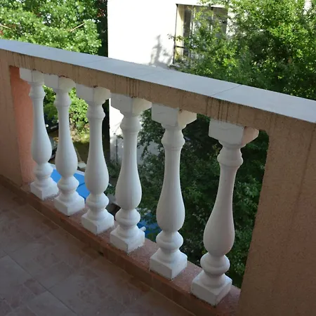 семеен детелини Хотел 2*