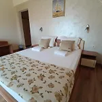 семеен детелини Ξενοδοχείο 2*