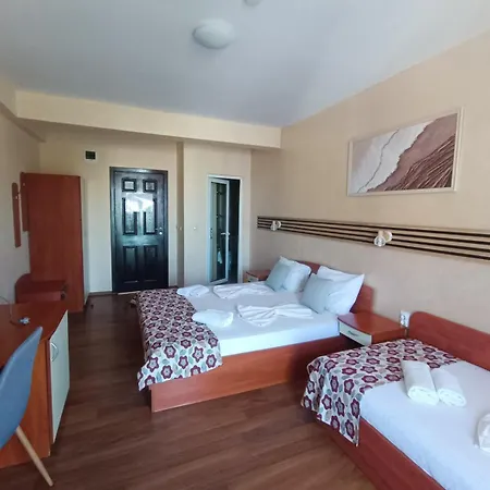 семеен детелини 2* 프리모르스코