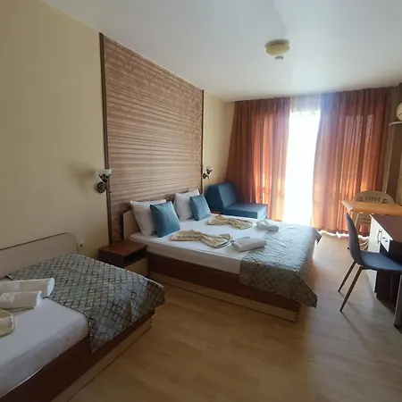 семеен детелини 호텔 2*