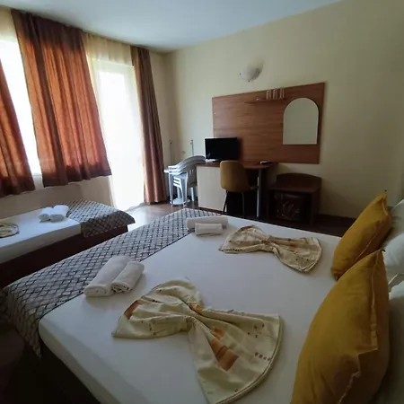 семеен детелини 호텔 2*