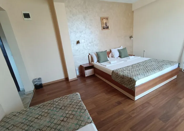 семеен детелини Hotel